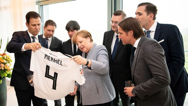 Ангела Меркель приедет в Россию, если сборная Германии дойдет хотя бы до полуфинала