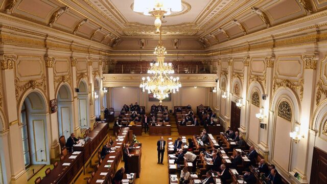 Парламент Чехии ужесточил правила пребывания иностранцев