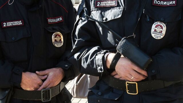 «Подбрасывать полиция умеет»: что говорят о задержании корреспондента «Медузы» Ивана Голунова