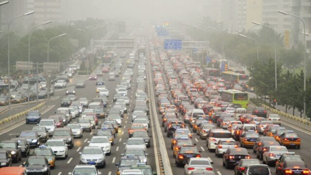 Китайские власти решили избавиться от бензиновых машин. Сроки пока неизвестны