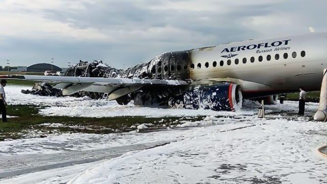 Пожар на борту Sukhoi Superjet в Шереметьеве: главное
