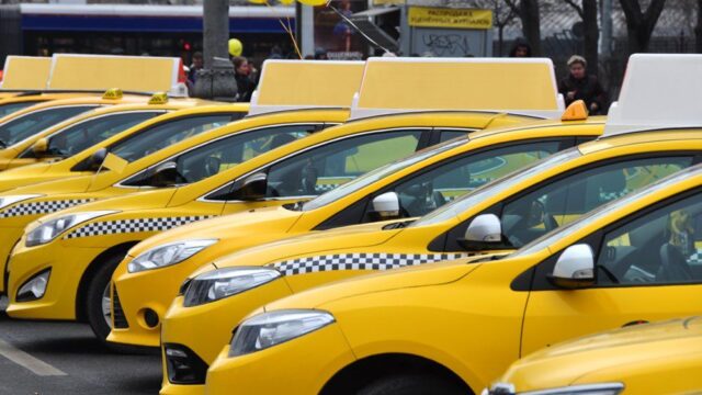 В Москве задержали таксиста, который подвез журналиста из Чили за 50 тысяч рублей