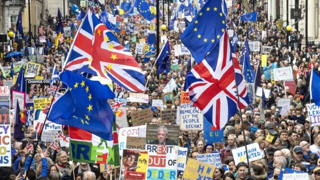 В Лондоне прошел марш сторонников второго референдума по Брэкзиту: фотогалерея