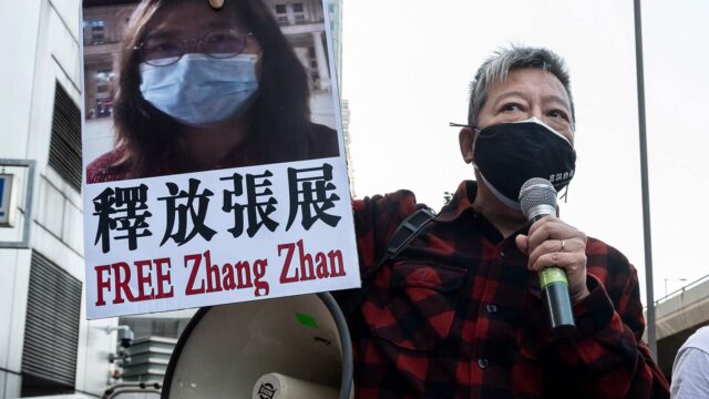В Китае осудили журналистку, которая в феврале делала репортажи о COVID-19