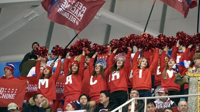 В США российских хоккеистов назвали «командой без страны»