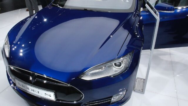 В США проверят работу автопилота Tesla после серии аварий
