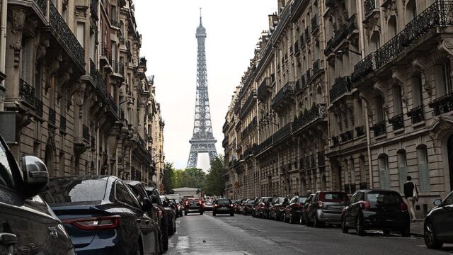 В Париже по большинству улиц запретили ездить быстрее 30 км/ч
