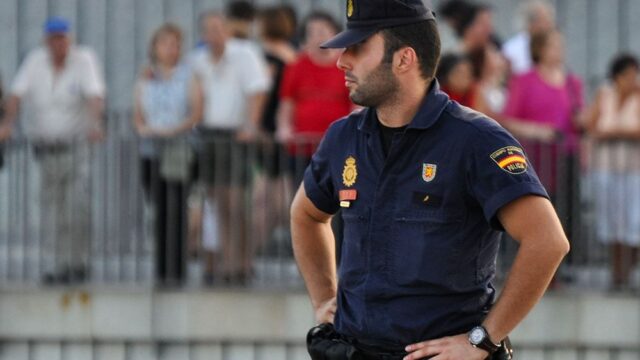 В Испании внука Франко отправили в тюрьму за нападение на полицейского