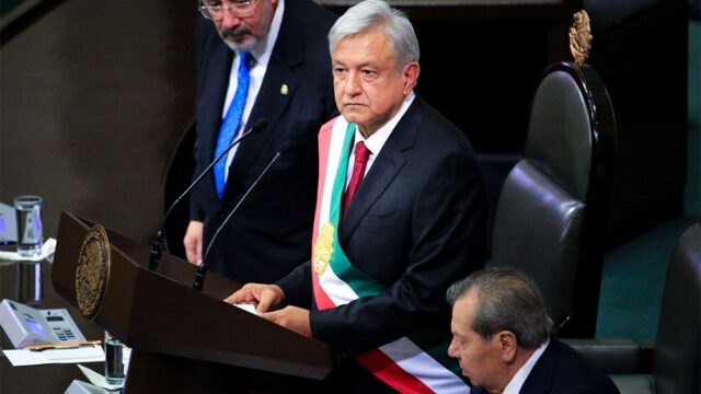 Президент Мексики потребовал от Испании и папы Римского извиниться за преступления конкистадоров