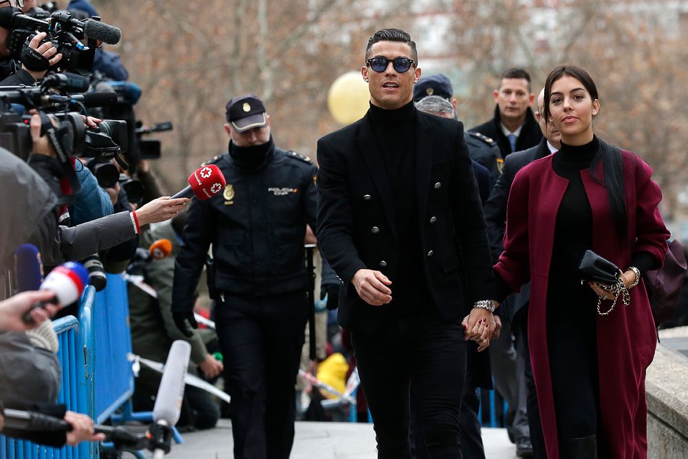 Суд в Мадриде назначил Роналду условный срок и штраф в €19 млн за неуплату налогов