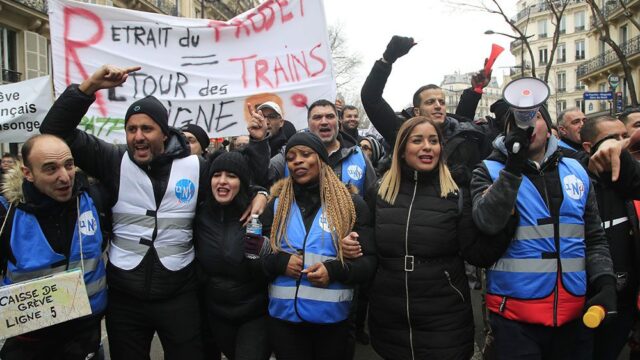 Во Франции забастовка работников железнодорожного транспорта стала самой продолжительной за 50 лет