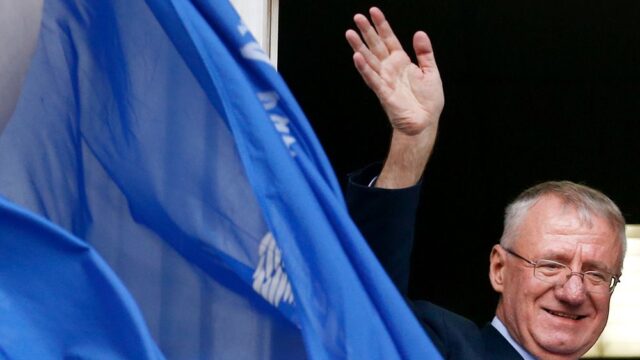 Суд в Гааге приговорил к 10 годам заключения сербского националиста Воислава Шешеля, но отбывать срок он не будет