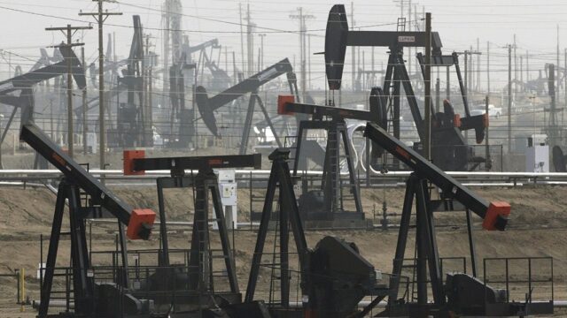 Цены на нефть превысили $73 впервые за два года
