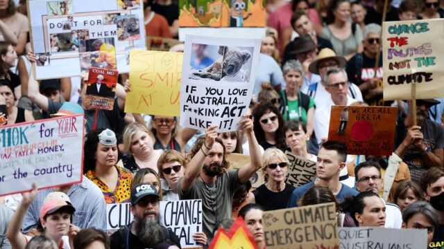 В Австралии прошли акции против климатического кризиса: фотогалерея
