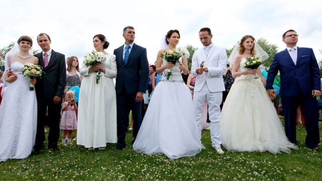 Госдума приняла закон, который разрешает россиянам самим выбирать день регистрации брака