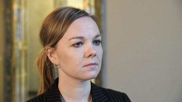 Министр финансов Финляндии извинилась за опрос про жен боевиков ИГИЛ