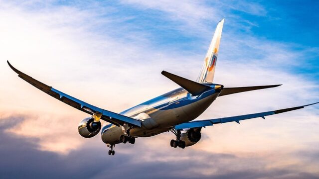 Самолет TUI принял взрослых пассажиров за детей и полетел с лишними 1500 кг