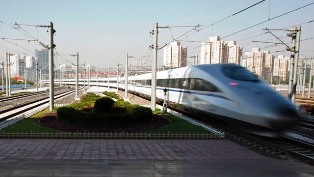 Между Пекином и Шанхаем запустили «самые быстрые в мире» поезда. Это не так