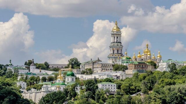 Форпост Москвы в Киеве: будут ли РПЦ и УПЦ делить Киево-Печерскую лавру