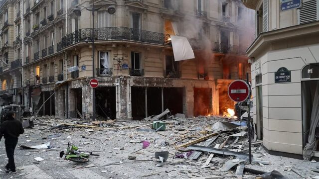 В центре Парижа произошел сильный взрыв, есть погибшие