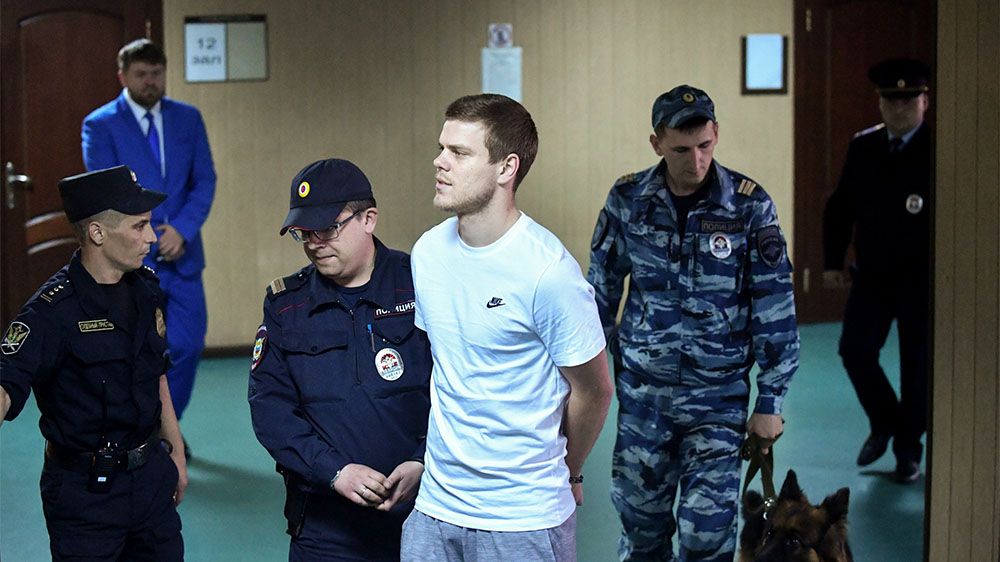 Суд в Москве приговорил Кокорина и Мамаева к реальным срокам заключения