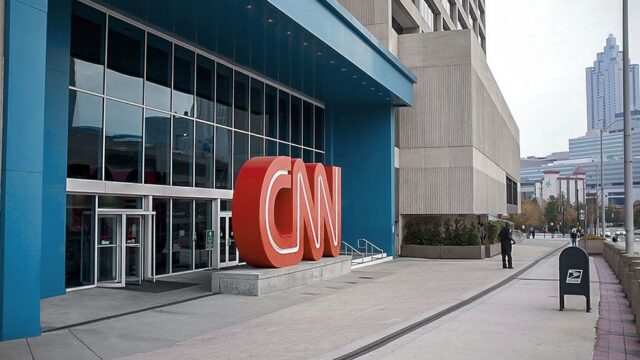 В США арестовали мужчину, который угрожал убить журналистов CNN за «фейковые новости»