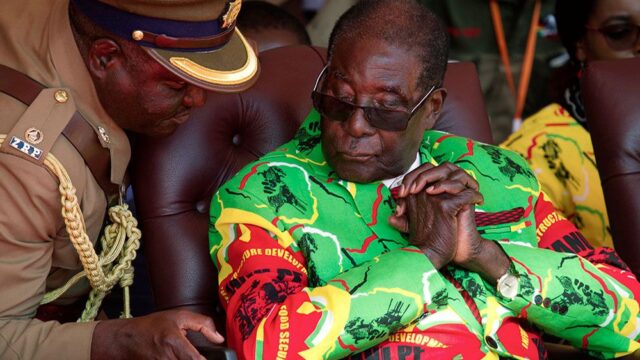 Мугабе отказался уходить в отставку немедленно