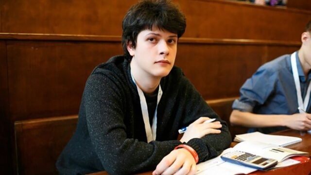 Российский школьник победил на Международной олимпиаде по химии