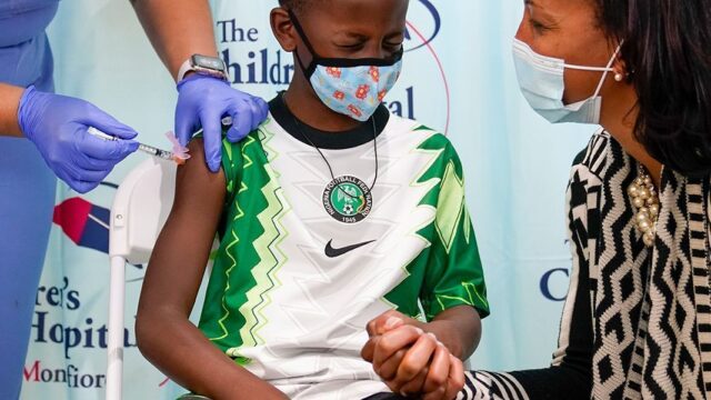 Власти Нью-Йорка предложили по $100 детям за вакцинацию от COVID-19