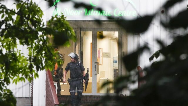 Полиция Норвегии расследует стрельбу в мечети как попытку теракта
