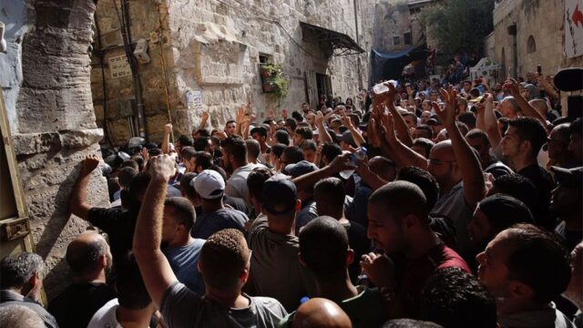 На Храмовой горе снова начались протесты мусульман. Пострадали  100 человек