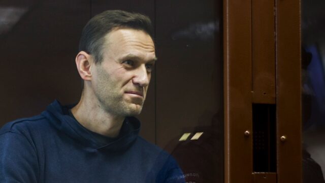 Суд перенес рассмотрение дела против Навального об оскорблении ветерана