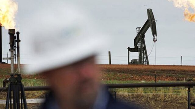 Стоимость нефти Brent превысила $65 на фоне кризиса добычи в США