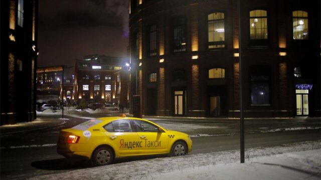 «Яндекс.Такси» начал страховать пассажиров и водителей