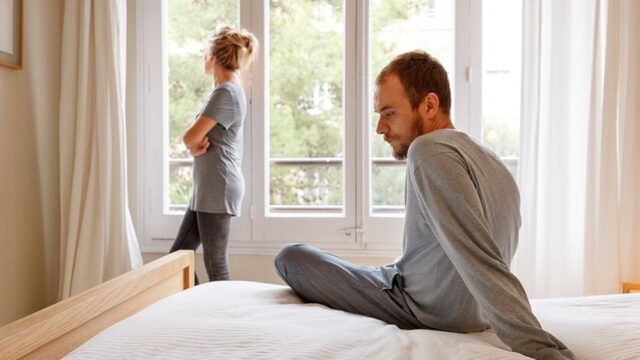 «Без стыда»:  как правильно изолироваться с партнером, чтобы не свести друг друга с ума