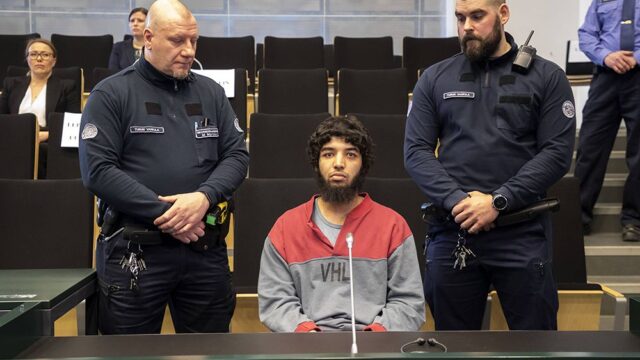 В Финляндии приговорили к пожизненному марокканца, который напал с ножом на прохожих в Турку