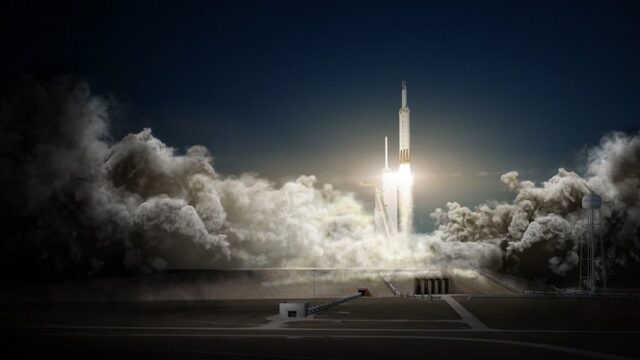 SpaceX запустила к Марсу ракету Falcon Heavy