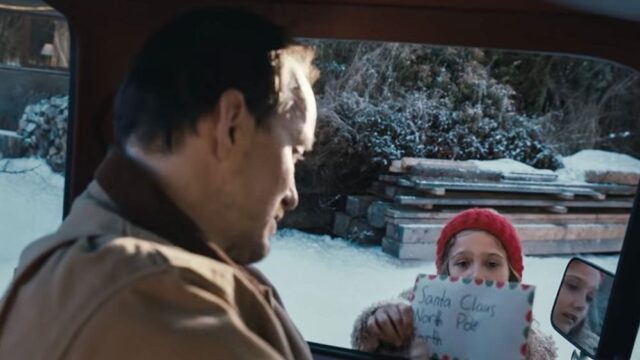 Тайка Вайтити снял рекламу для Coca-Cola про отца, который героически пытается доставить письмо дочери Санта-Клаусу