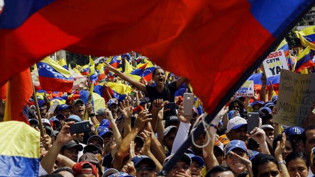 Гуайдо против Мадуро: за кем останется власть в Венесуэле