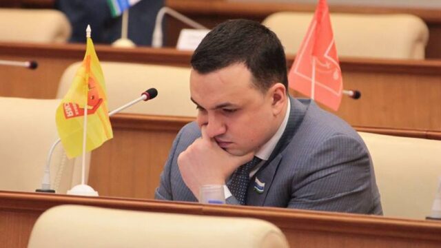 В Свердловской области депутат Госдумы устроил стрельбу в воздух из автомата в жилом квартале