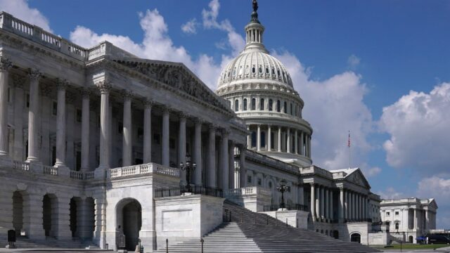 Конгрессмены США поддержали поправку, ужесточающую санкции против суверенного долга России