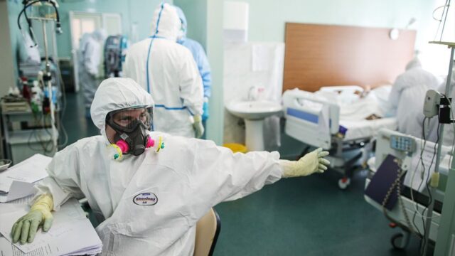 «Ситуация, которая сложилась в здравоохранении, — чудовищная»: как помочь врачам в России