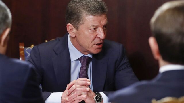 Песков заявил, что Козак займется в Кремле отношениями с Украиной