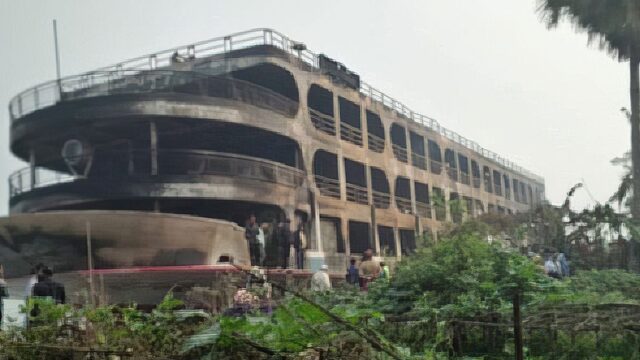 Десятки человек погибли при пожаре на пароме в Бангладеш