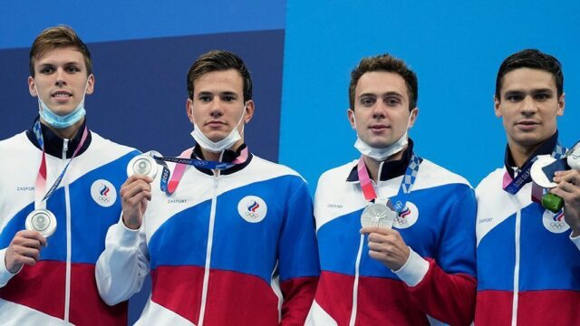 Российские пловцы выиграли серебро в эстафете на Олимпиаде