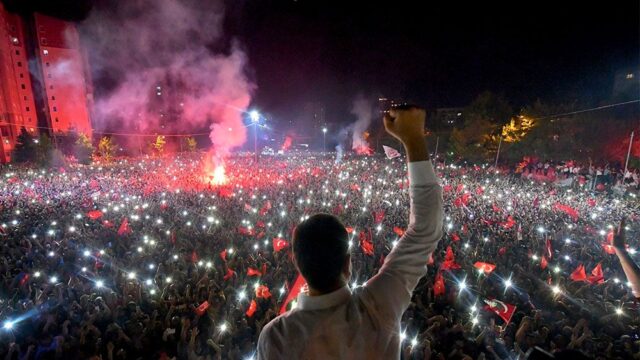 На повторных выборах в Стамбуле вновь победила оппозиция