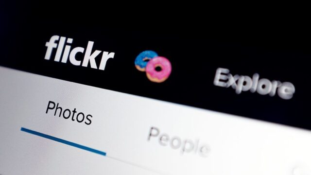 Компания Yahoo продала фотосервис Flickr