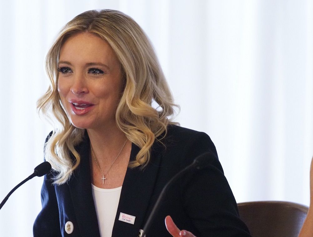 Келли Трамппен бейнелер