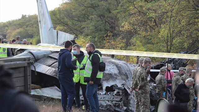 Зеленский объявил в Украине траур по погибшим в катастрофе Ан-26