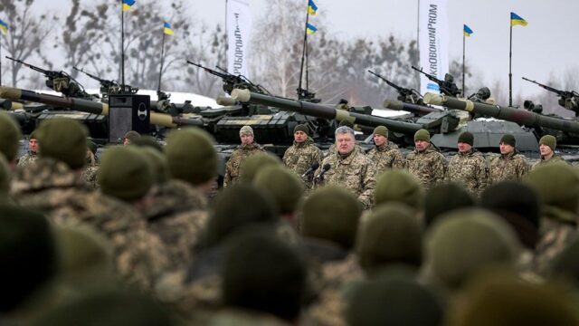 Предвыборный ход или меры безопасности: что дал Украине месяц военного положения
